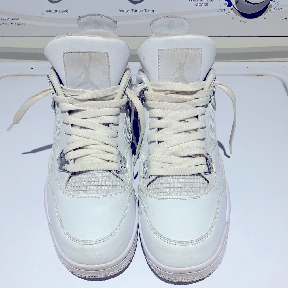 Jordan 4 pure moneys